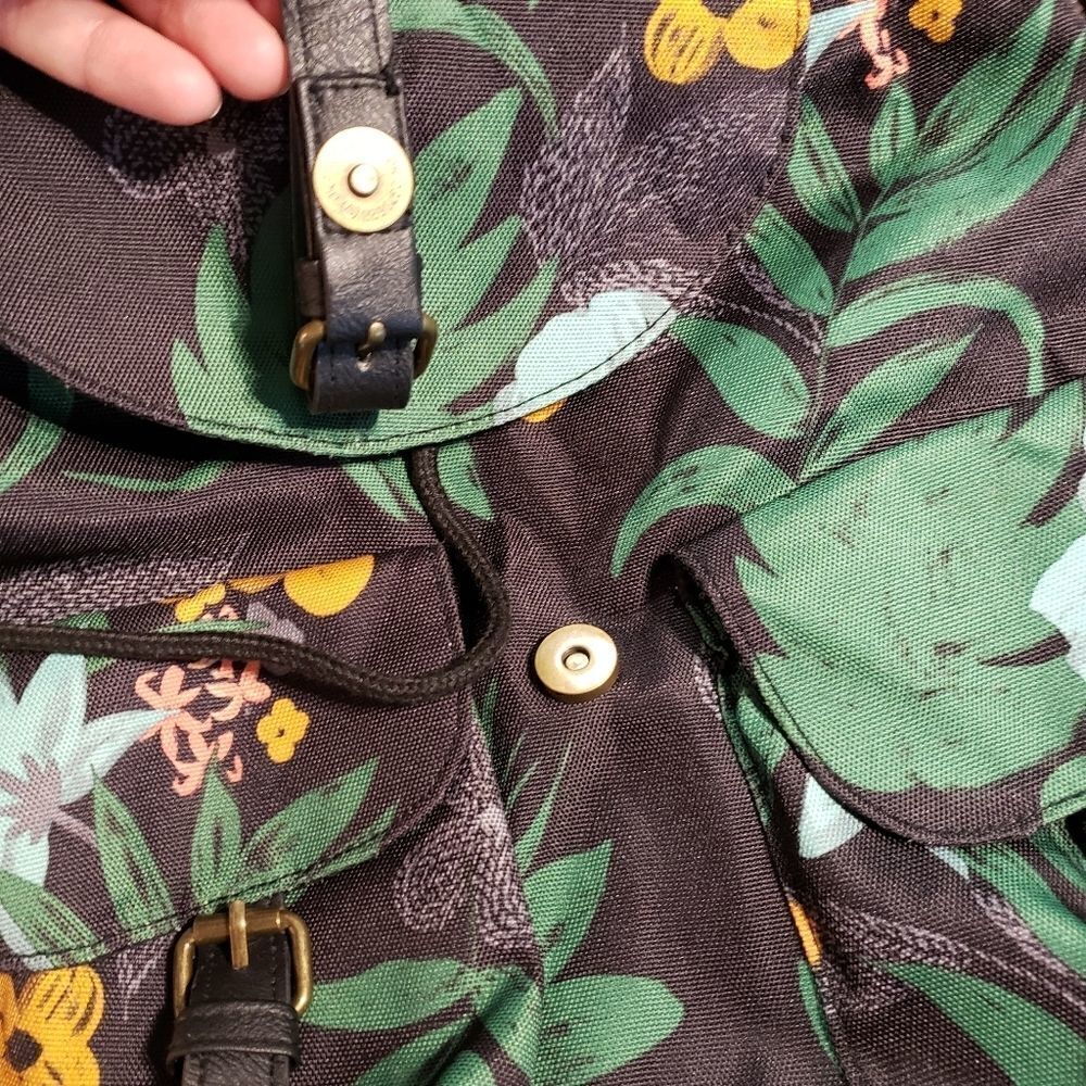 Mossimo floral backpack   - Picture 3 of 8